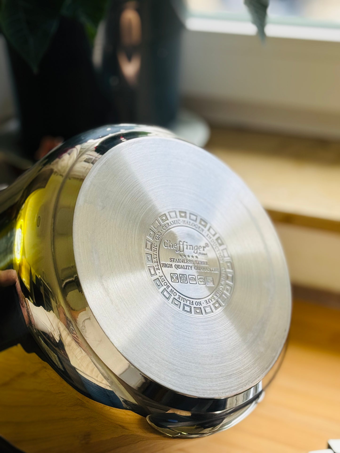 **Oala Sub Presiune Cheffinger - 24cm - 8L - Oțel Inoxidabil**